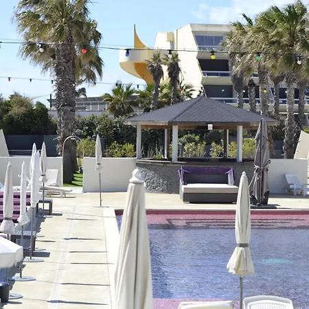 Naturiste Adam Le Jardin D'eden * Agde